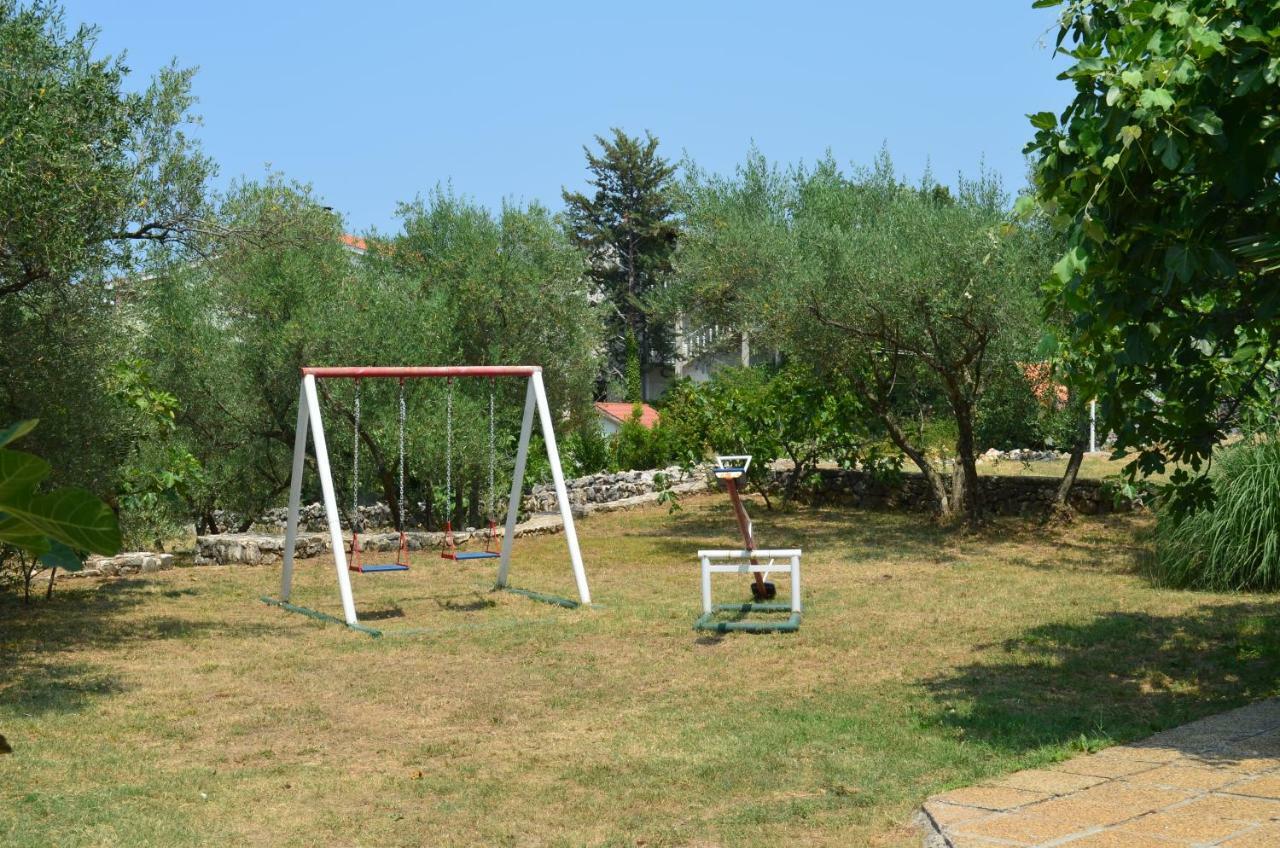 Apartments Mare Malinska Exterior photo