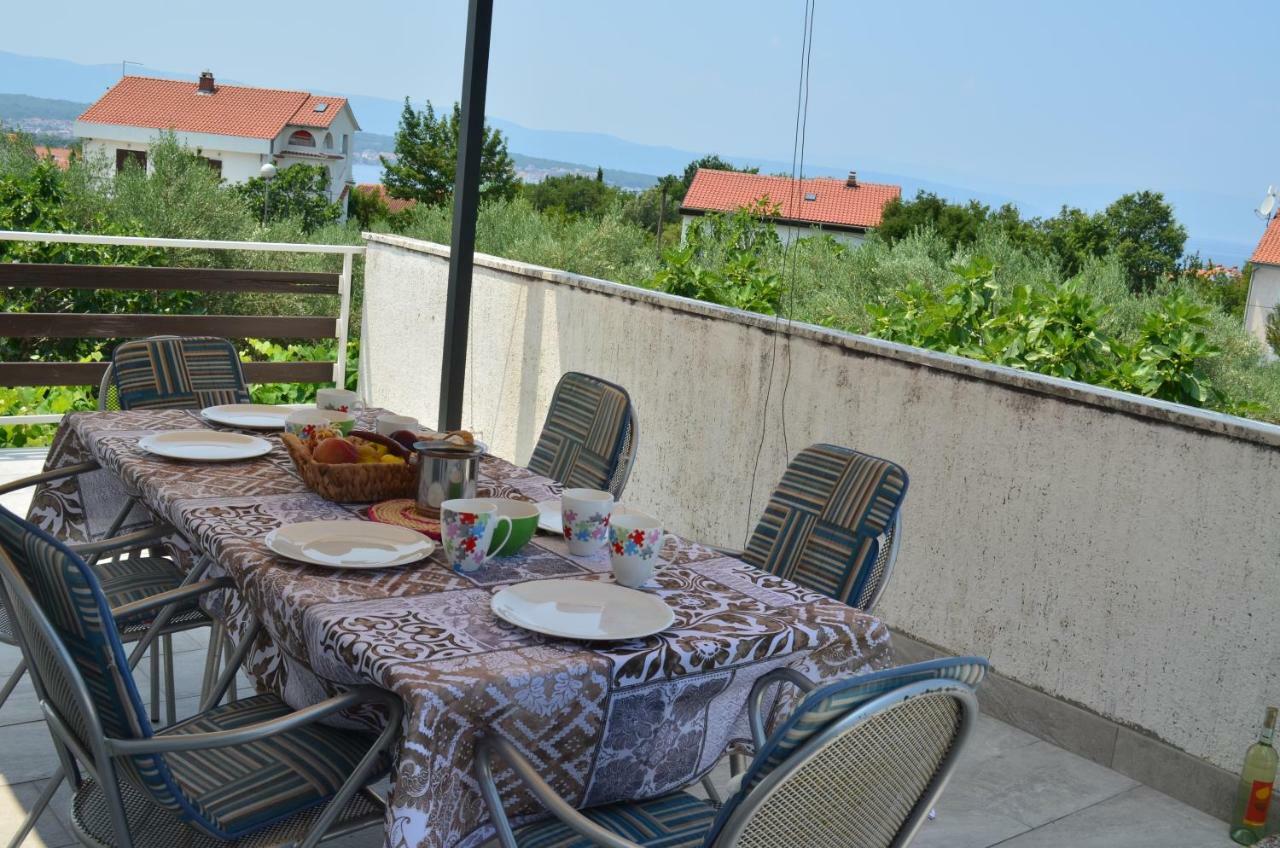 Apartments Mare Malinska Exterior photo