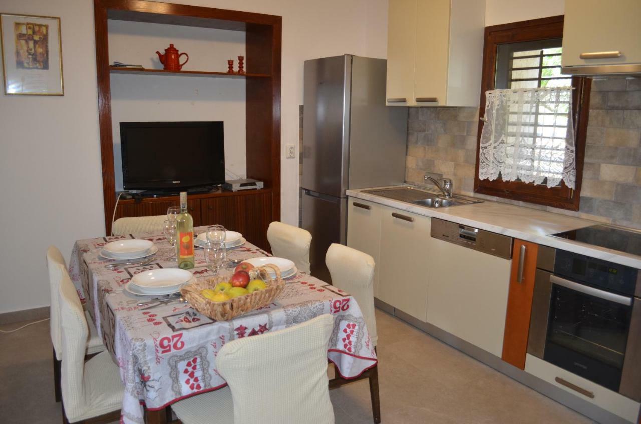 Apartments Mare Malinska Exterior photo