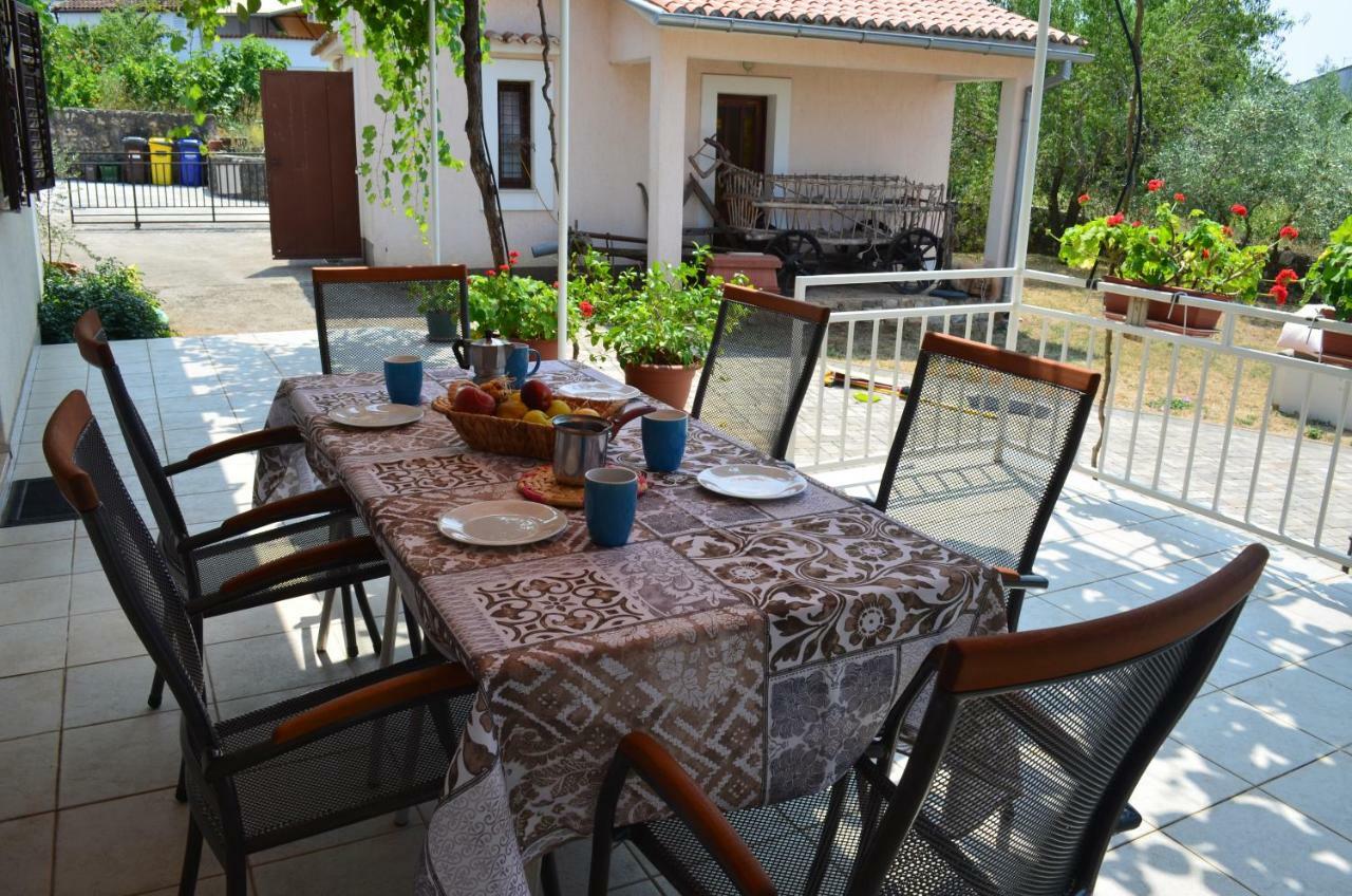 Apartments Mare Malinska Exterior photo