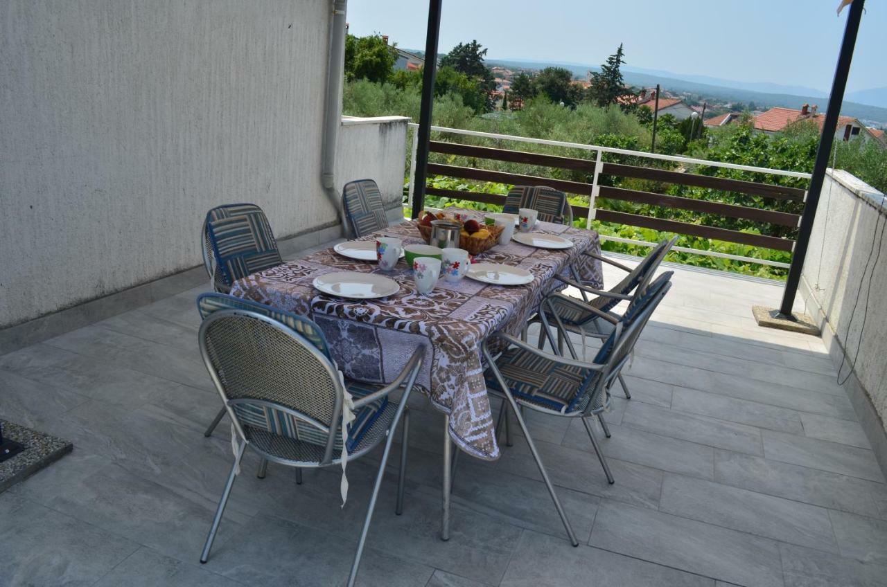 Apartments Mare Malinska Exterior photo