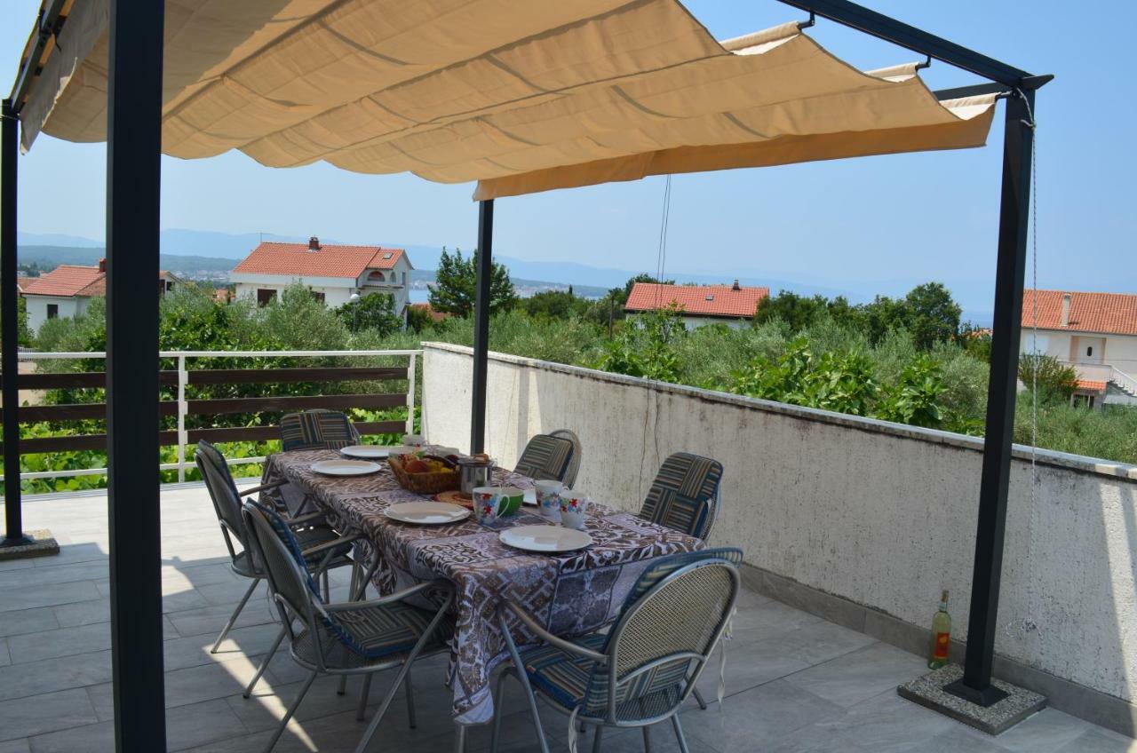 Apartments Mare Malinska Exterior photo
