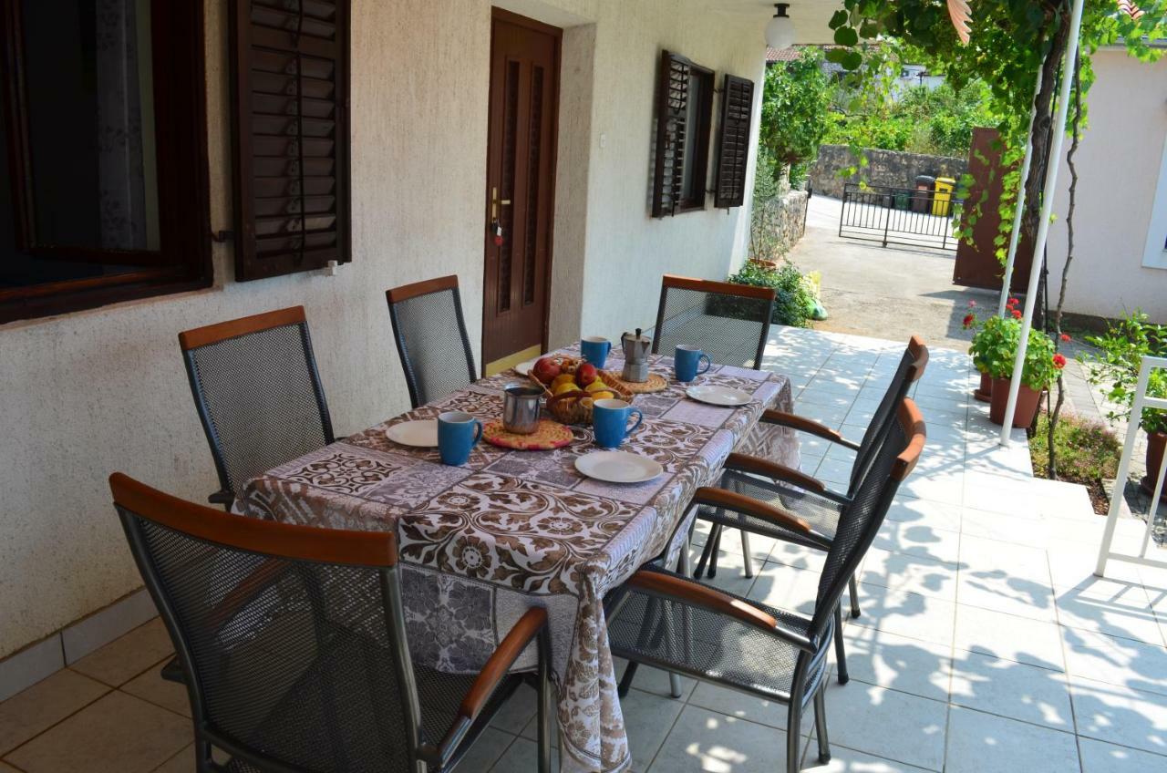 Apartments Mare Malinska Exterior photo